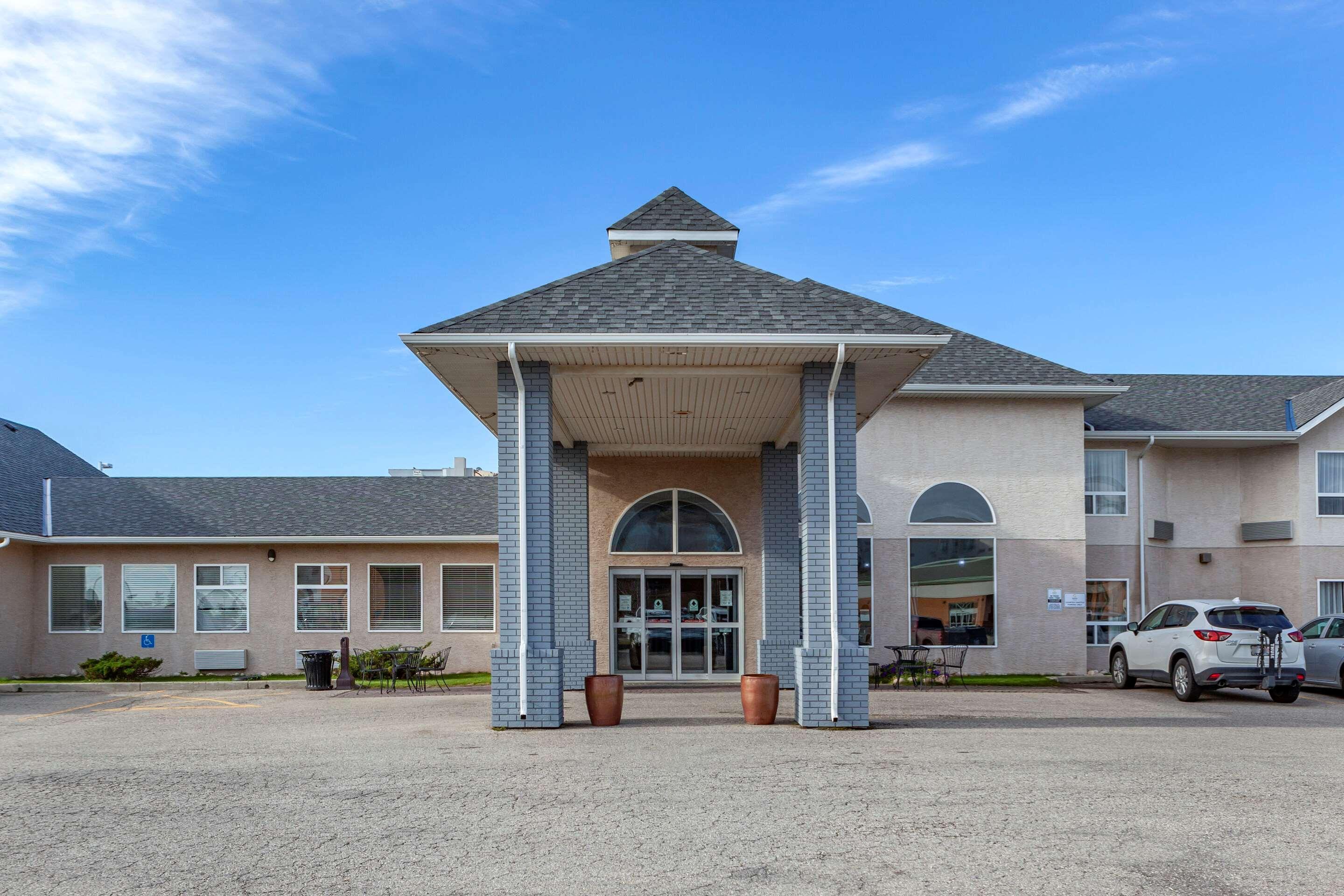 Quality Inn & Suites Edmonton International Airport Leduc Exterior foto