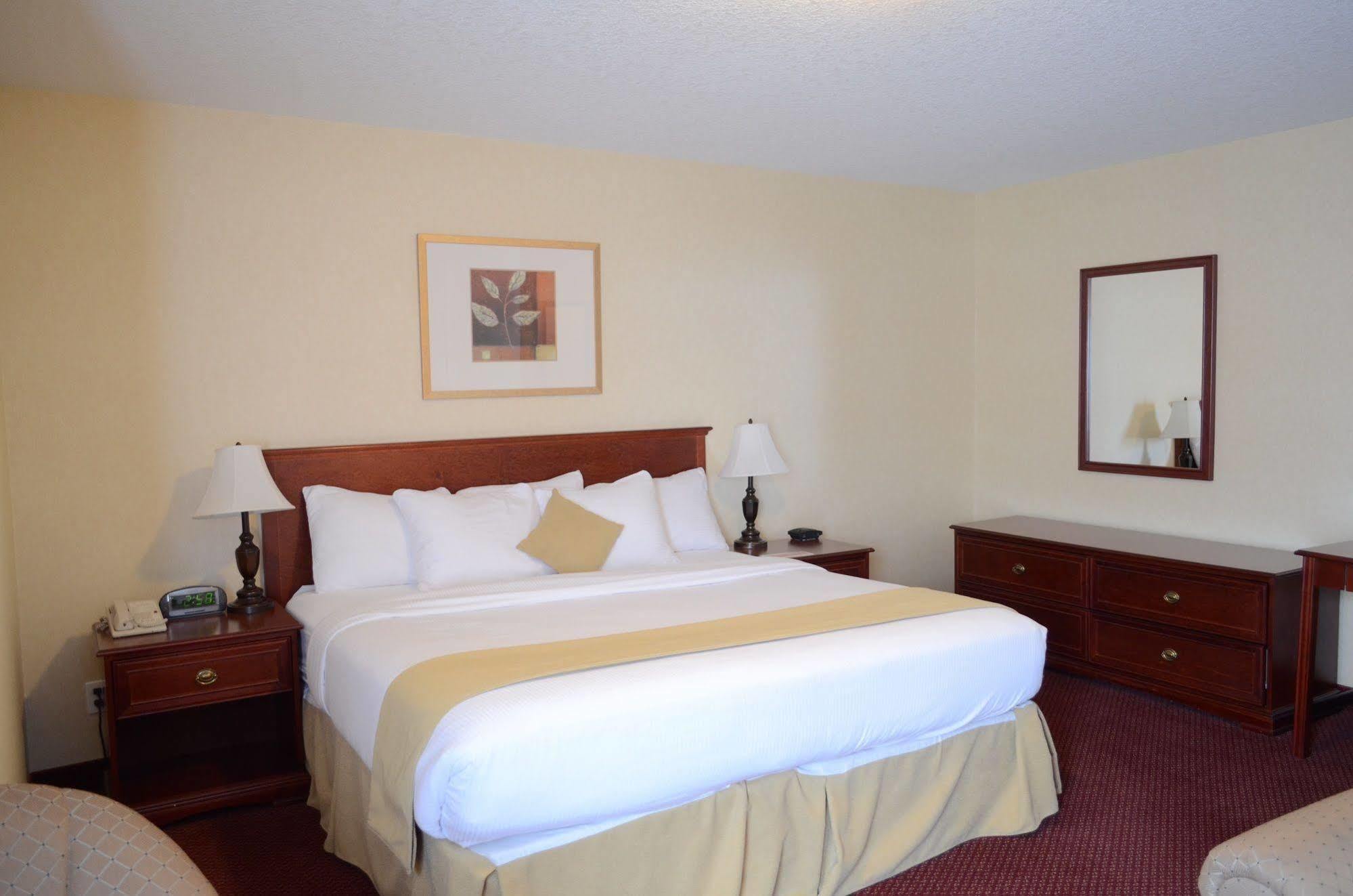 Quality Inn & Suites Edmonton International Airport Leduc Exterior foto